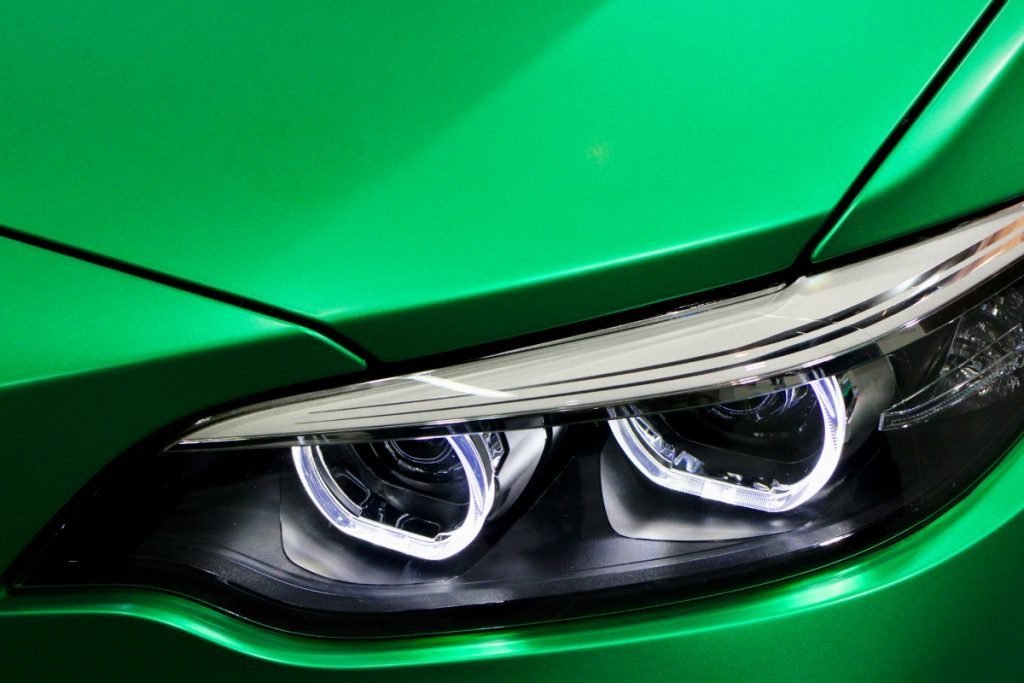 Faros LED con diseño "Angel Eyes" de BMW